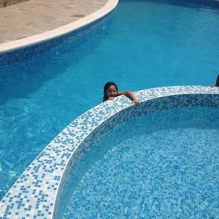 Mare شقة تشيرنوموريتس